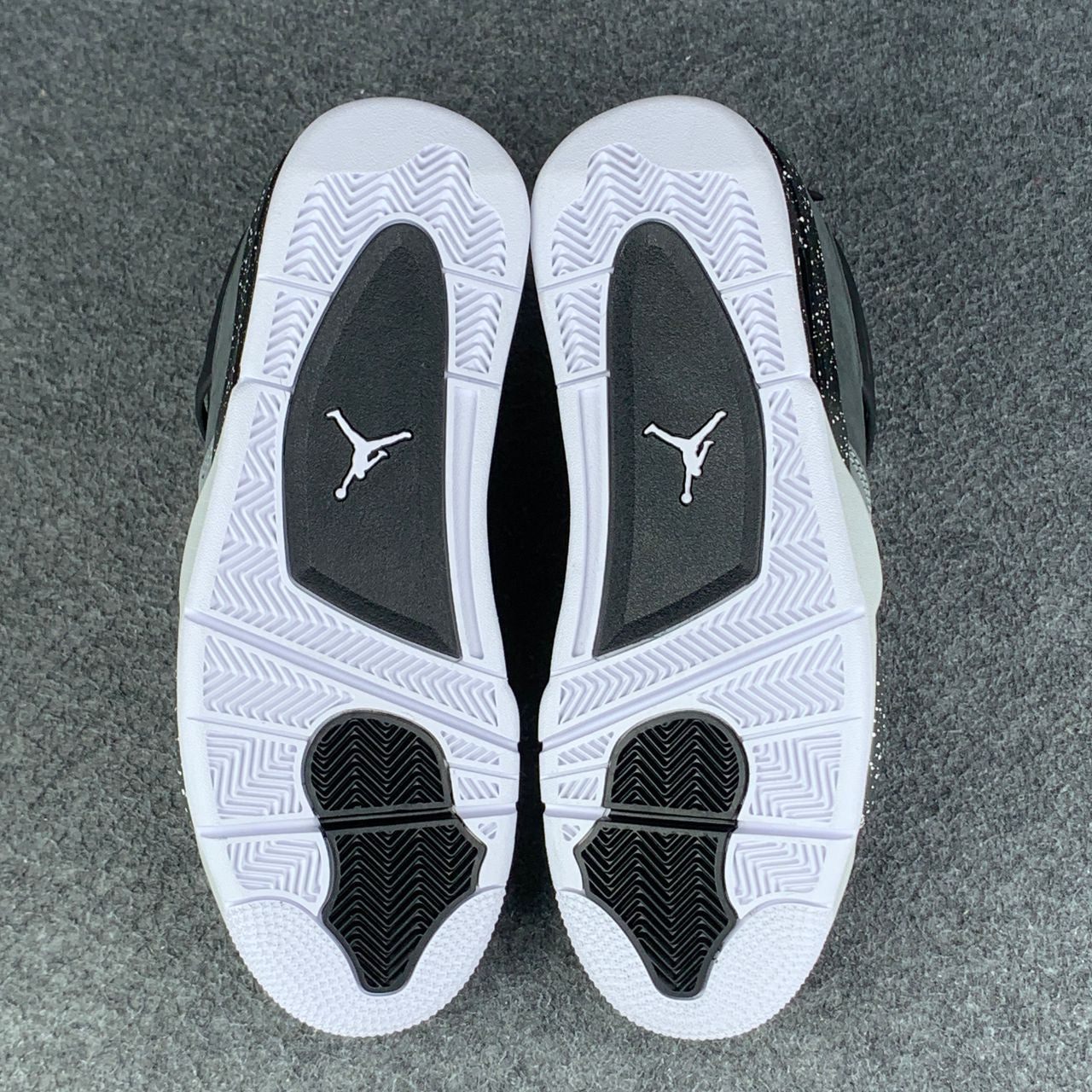 Air Jordan 4 Retro 'Fear' 2024 Sneakers