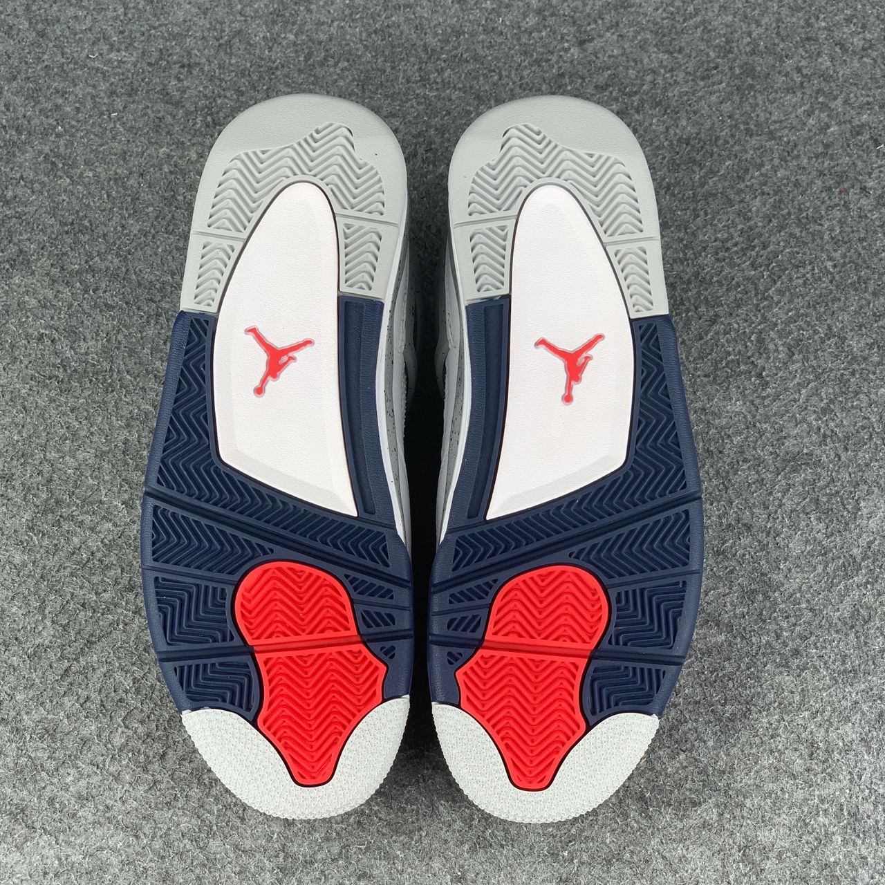 Air Jordan 4 Retro 'Midnight Navy' – Classic OG Colorway Sneakers
