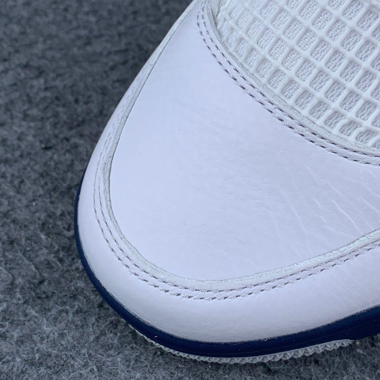 Air Jordan 4 Retro 'Midnight Navy' – Classic OG Colorway Sneakers
